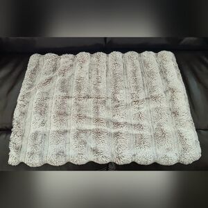 Plush Faux Fur Throw Blanket